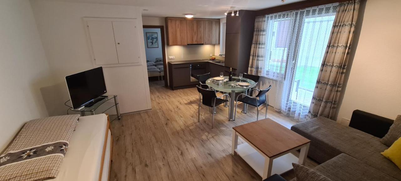 Apartmenthaus Sunshine Saas-Grund Buitenkant foto